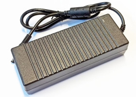 Zasilacz impulsowy desktop 12V / 8,3A, wtyk DC 5,5x2,1