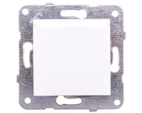 Karre Gniazdo Z Uziemieniem Z Klapką, Kolor Biały / 90963870