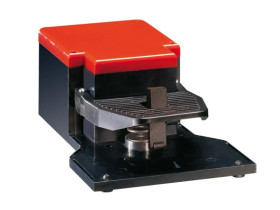 Wyłącznik nożny bez obudowy 1Z 1R wolnoprzełączające KG110L11