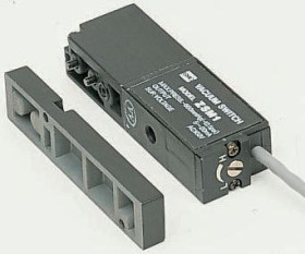 Przełącznik ciśnienia SMC Próżnia Powietrze, gaz, Kontaktron R 1/8