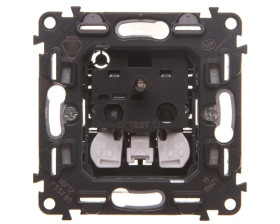 VALENA LIFE Gniazdo pojedyncze z/u 2P+Z z przesłonami 753080