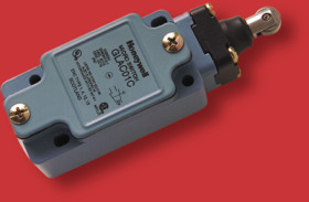 Switch, 1 pole, 1 Form C (NO/NC), roller plunger, screw connection, IP67, GLAC01C