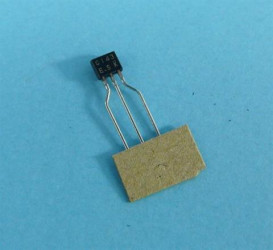 TRANZ.DTC143ES NPN TO92S 50V 0.4 0,3W.