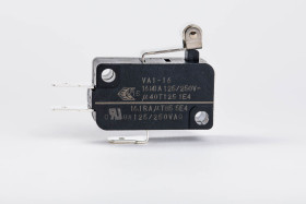 Mikroprzełącznik błyskawiczny z dźwignią z rolką Zippy SPDT