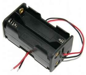 Pojemnik baterii 4xR6 AA kwadratowy, wyprowadzenia przewody