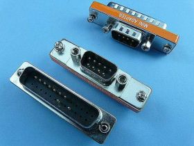 ADAPTOR DB-9M/DB-25M GENDER CHANGER
