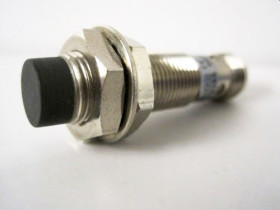 KJ4-M12MN100-DPS-V2 czujnik indukcyjny M12, PNP-NO, zakres działania 4mm