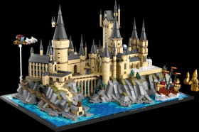 76419 LEGO® Harry Potter - Hogwarts Castle with grounds