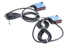 Czujniki fotoelektryczne w obudowie prostokątnej RS PRO PNP zakres 20 m LED