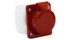 Gniazdo Siłowe Tablicowe Skośne 16A 4P /Fe/ Z Puszką