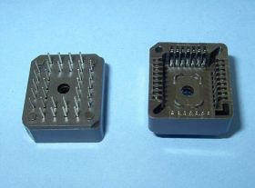 PLCC 32-PIN PODSTAWKA CYNOWANA