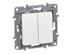 NILOE/NILOE SELECTION Wyłącznik schodowy z przyciskiem przełącznym NO/NC biały 764509 LEGRAND