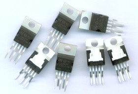 L165V UKŁAD SCALONY