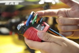 Zestaw kluczy imbusowych w uchwycie ErgoStar z główką kulistą 9cz. świecące różnymi kolorami 41483