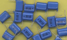 430nF/250V r=15mm SIEMENS KONDENSATOR