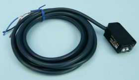 E3Z-D82 PNP CZUJNIK FOTOELEKTRYCZNY