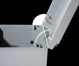 02.01 99 06 Lid retaining strap