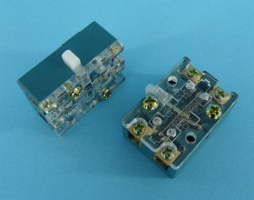 LXW2-1188-5A WYŁ.KRAŃCOWY 5A/250VAC