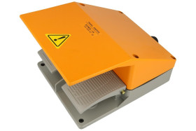 Przełącznik; nożny pedał; SFMS-15; ON-(ON); monostabilny; śrubowe; 2 tory; 2 pozycje; podwójny; z osłoną; 10A; 250V AC; Howo; Ro