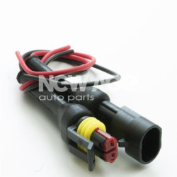 Złącze superseal 1,5, 2-stykowe, z przewodami i osłoną gumową.