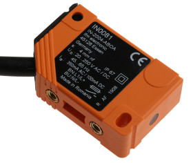 Czujnik zbliżeniowy Indukcyjny 4 mm ifm electronic Niewpuszczany 20 → 250 V AC/DC, 20 → 250 V AC/DC