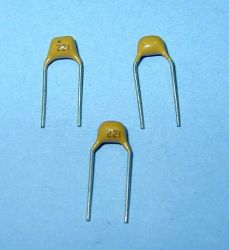 220pF KOND.MONOLITYCZNY (100SZT)