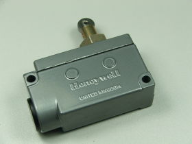 Wyłącznik krańcowy BZE7-2RQ8-PG 15A Switch Limit 1NC/1NO SPDT Honeywell