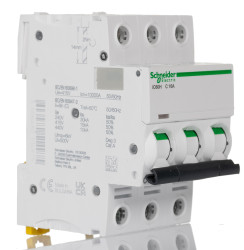 Wyłącznik nadprądowy MCB, Typ C, 3-biegunowy, 16A, 440V, 100 → 133V, na szynę DIN, Schneider Electric, iC60H