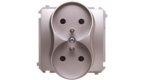 Simon Basic Gniazdo Podwójne Z/U Z Przesłonami Srebrny Mat Bmgz2mz.01/43