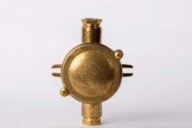 Mosiężna puszka rozgałęźna, natynkowa - 2 wyjścia AN3/2