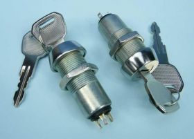 S-246-3C-2 ON/ON 3-PIN 19mm STACYJKA