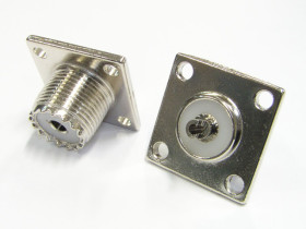 Gniazdo CB/UHF panelowe kwadratowe