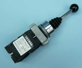 XD2-PA24CR JOYSTICK 4-POZ.MONOSTAB.10A