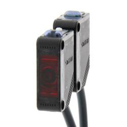 Czujniki fotoelektryczne Przez wiązkę Prostokątny Omron PNP zakres 10000 mm