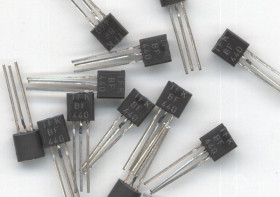 BF440 PNP 0,025A 40V HFE>100 TRANZYSTOR