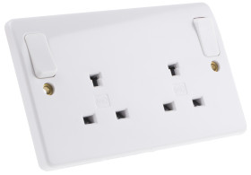 Gniazdo wtykowe Typ G - brytyjski Montaż wpuszczany MK Electric ścieżki: podwójne z przełącznikiem 13A