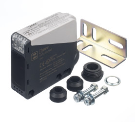 Czujniki fotoelektryczne Dyfuzyjny w obudowie prostokątnej Idec z wyjściem przekaźnikowym zakres 1 m Podczerwień