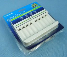 BQ-CC63 8xR03/R6 ŁAD.ENELOOP PANASONIC