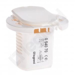 Przepust biurkowy do wyposażenia w gniazdo 2P+Z biały 054070