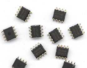 24C02 SMD SO-8 UKŁAD SCALONY