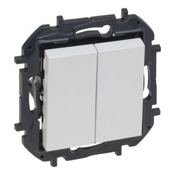 Niloe Step Łącznik świecznikowy 10A - kolor biały 863105B