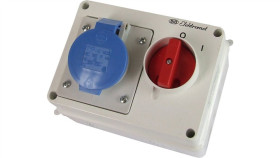 Zestaw E 16-58N Rozłącznik 0-1 + Gniazdo 16A 3P+N+Z Ip44 940022