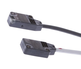 Czujnik optyczny bariera świetlna 4,5x10x14mm Sn: 0,15m 12-24V DC PNP kabel 2m PVC IP67 OYQ40100