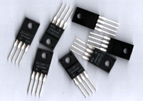 PQ12RF11 12V TO-220/4 IZOLOWANY SHARP STABILIZATOR Z RESETEM