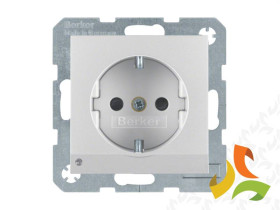 B.Kwadrat/B.7 Gniazdo z uziemieniem schuko z przesłonami styków z podświetleniem orientacyjnym aluminium mat lakierowany 4109140