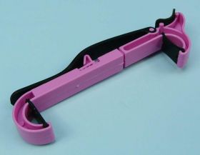 UCHWYT SAMOCH.NA KIEROWNICĘ DUŻY PINK