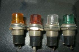 B-113 KONTROLKA Z ŻARÓWKĄ 12V E-5