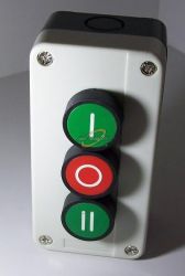 PRZEŁACZNIK W OBUD. 3 TORY DOWOLNY CZERWONY + ZIELONY KASETA