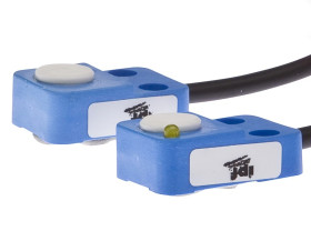 Czujnik ultradźwiękowy typu bariera 30x12x20mm Sn: 300mm 18-30V DC PNP NO kabel IP67 UY210100