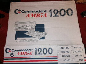 Amiga 1200 Original Box in good condition (used, but very presentable)